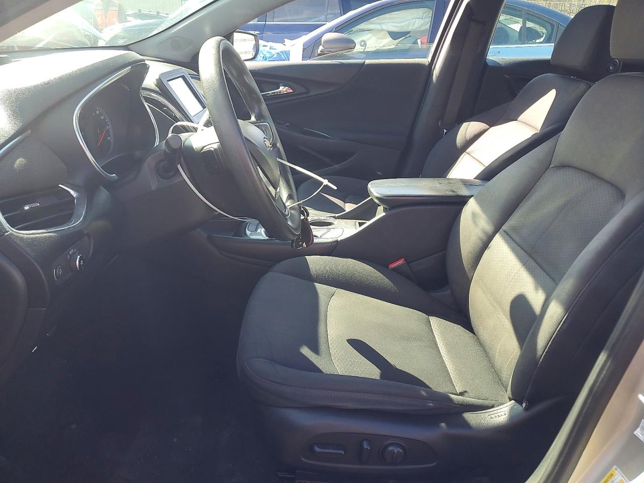 2016 CHEVROLET MALIBU photo 13