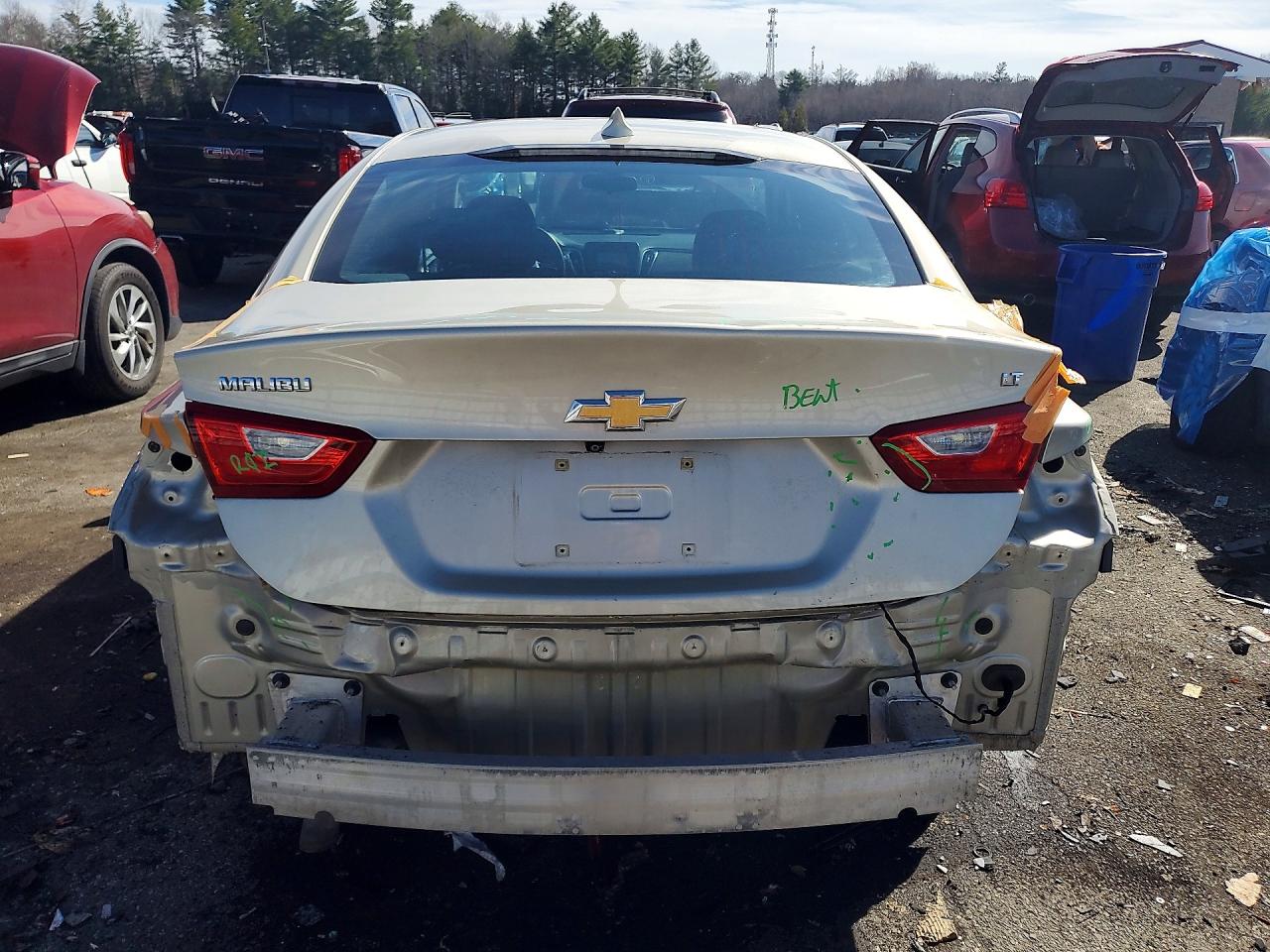 2016 CHEVROLET MALIBU photo 11
