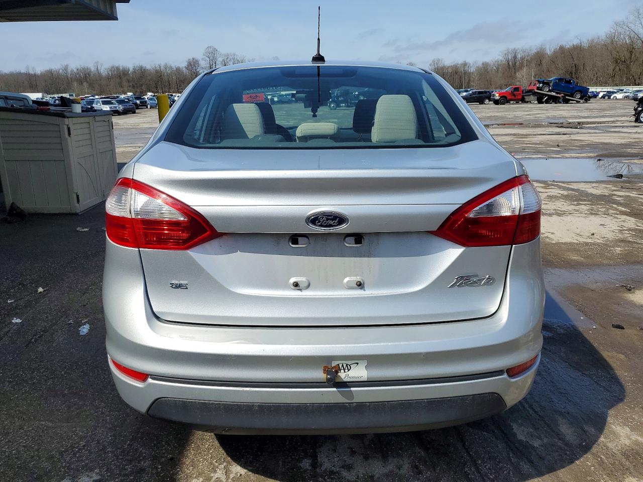 2016 FORD FIESTA SE photo 11