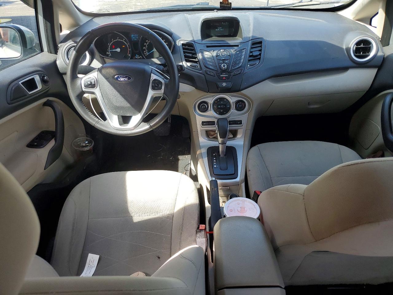 2016 FORD FIESTA SE photo 15