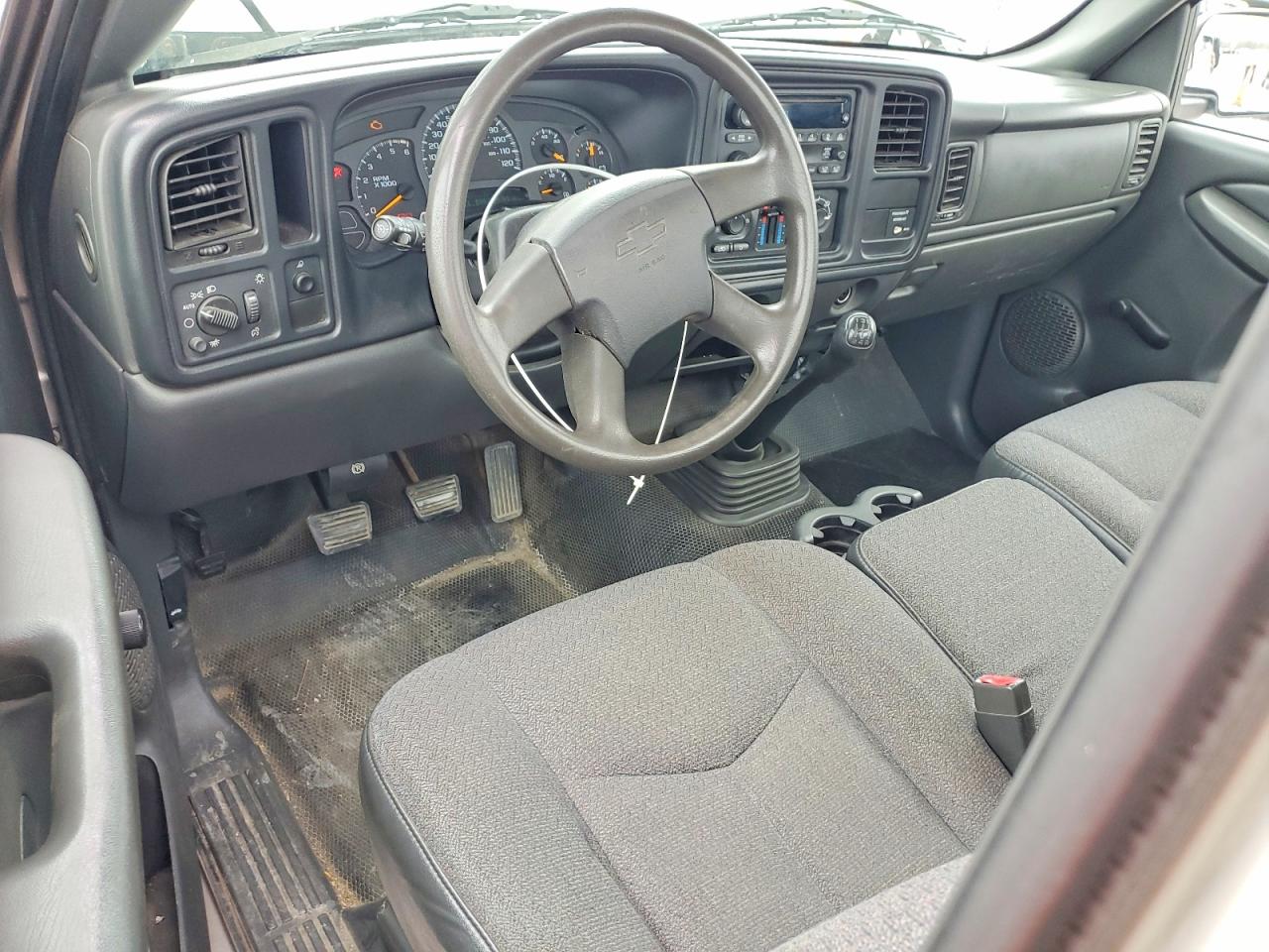 2004 CHEVROLET SILVERADO C1500 photo 15