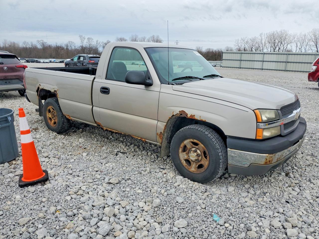 2004 CHEVROLET SILVERADO C1500 photo 7