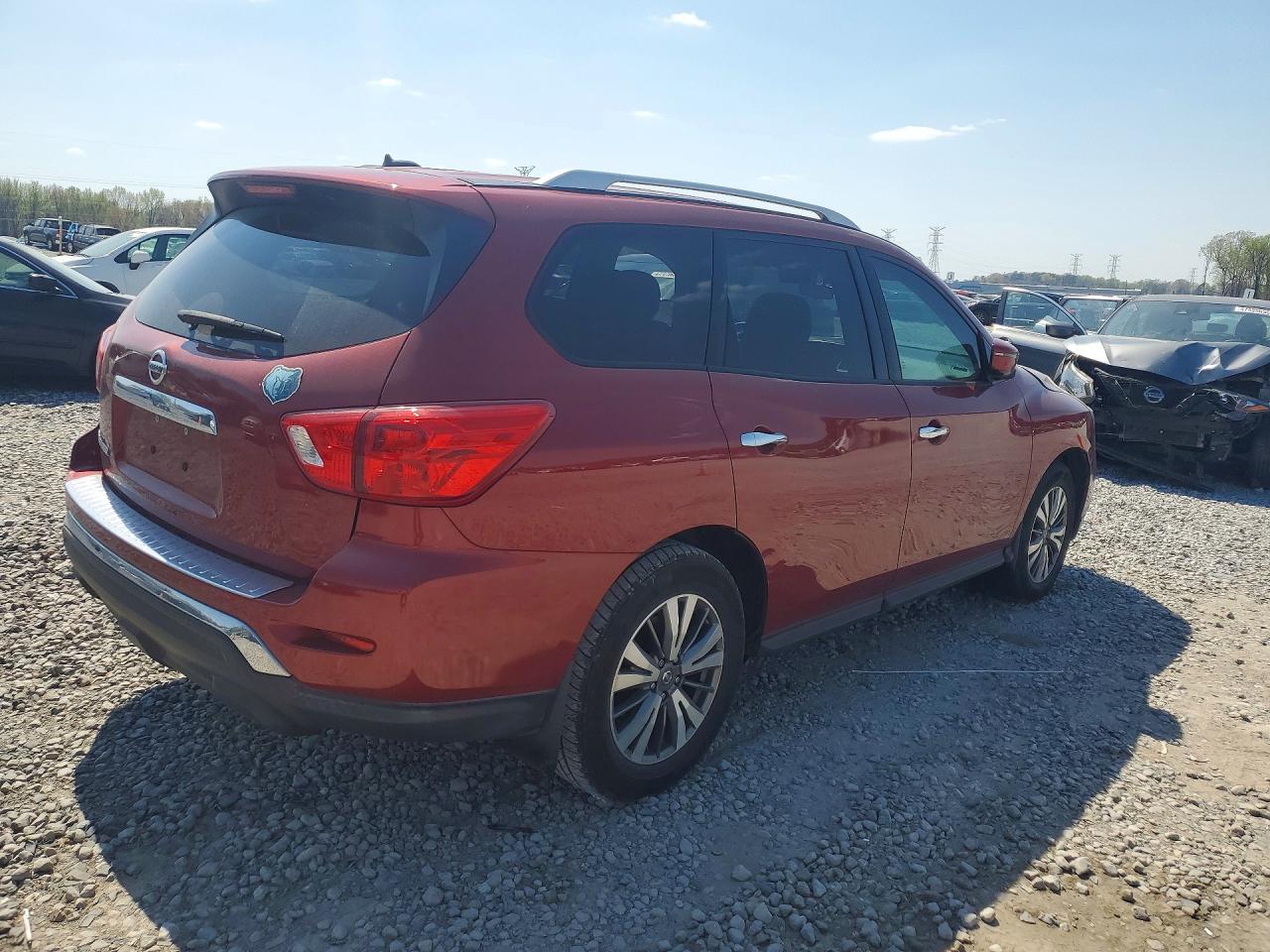 2017 NISSAN PATHFINDER S photo 5