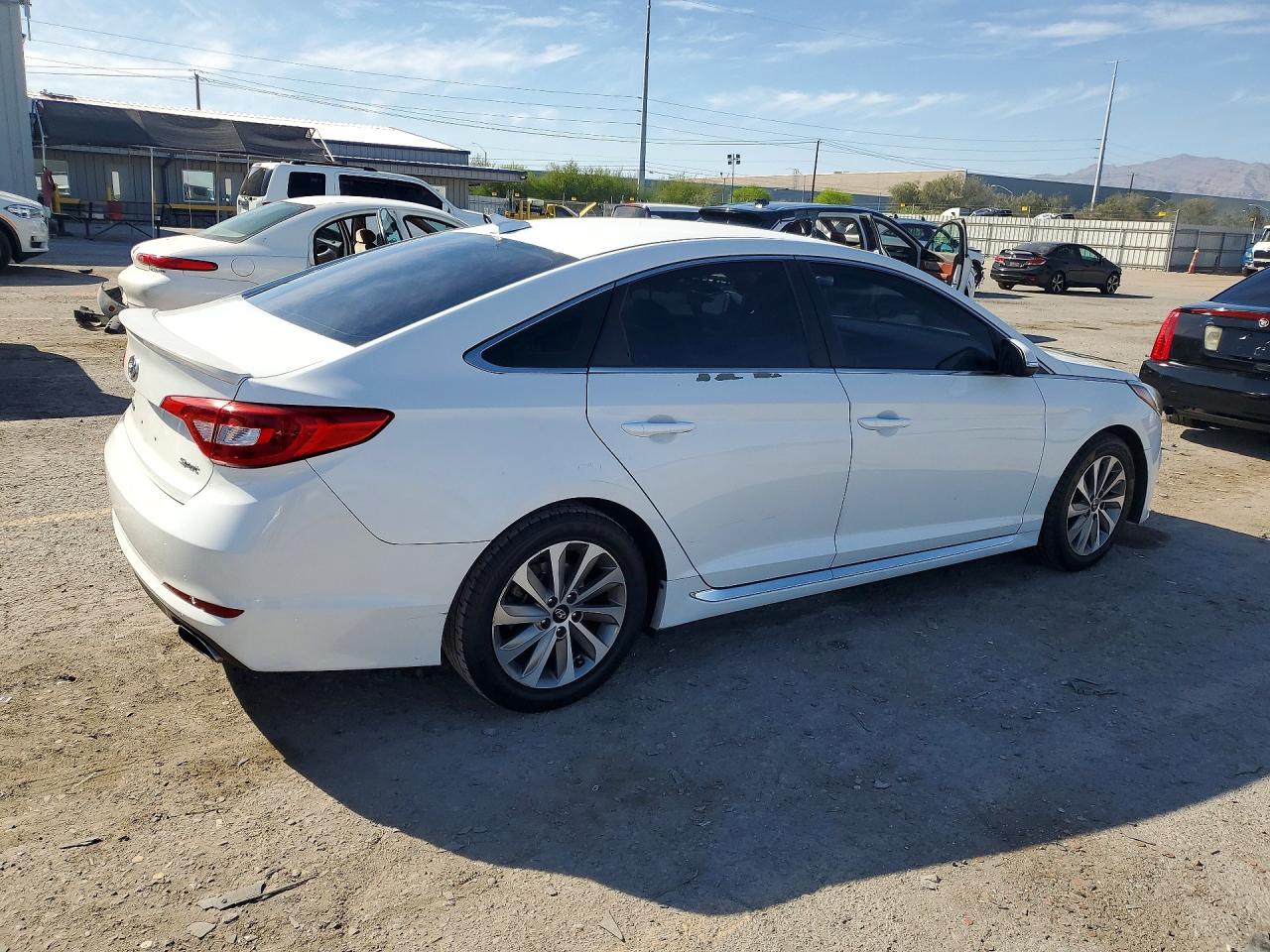 2015 HYUNDAI SONATA SPORT photo 3