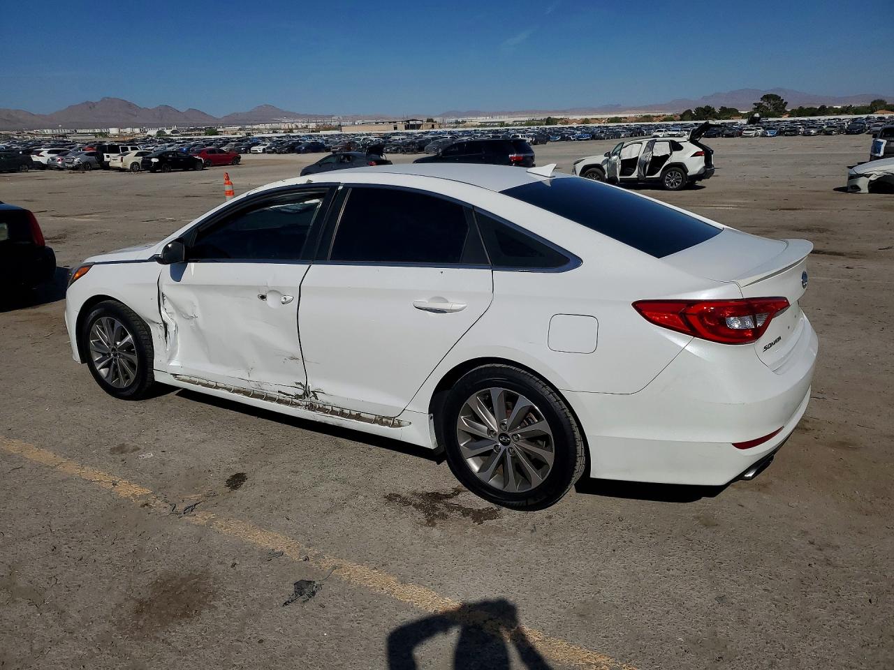 2015 HYUNDAI SONATA SPORT photo 2