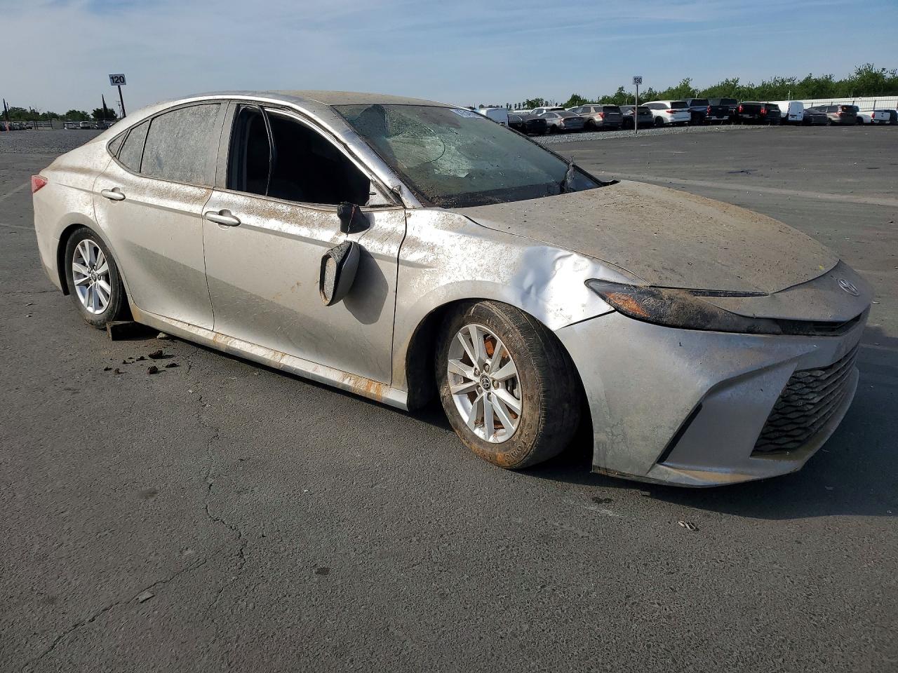 2025 TOYOTA CAMRY LE photo 4