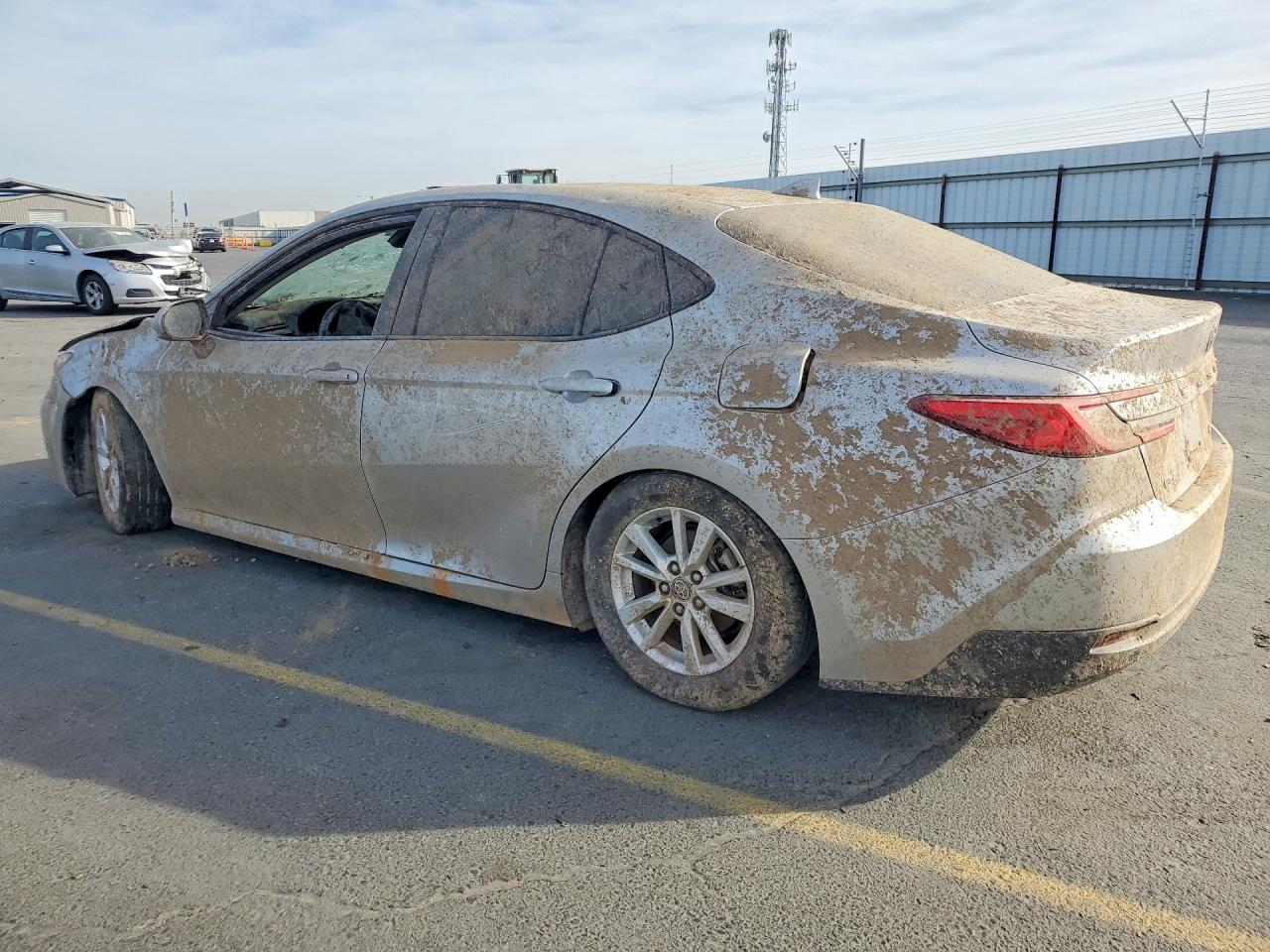 2025 TOYOTA CAMRY LE photo 2