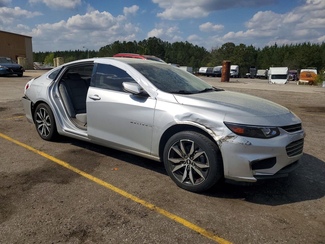 2018 CHEVROLET MALIBU LT photo 4