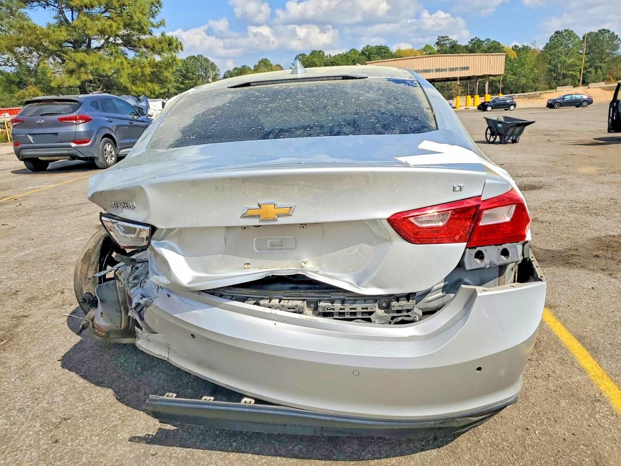 2018 CHEVROLET MALIBU LT photo 6