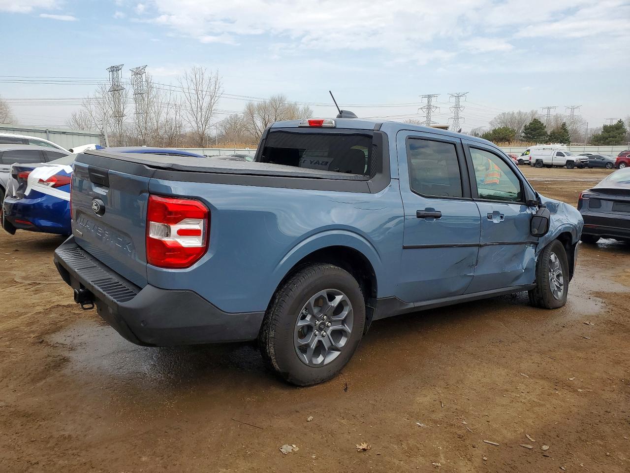2025 FORD MAVERICK XLT photo 3