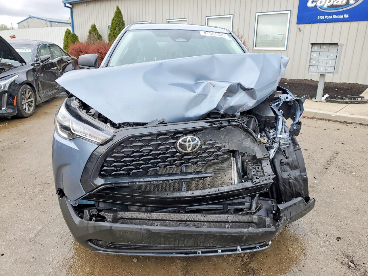 2025 TOYOTA COROLLA CROSS L photo 5