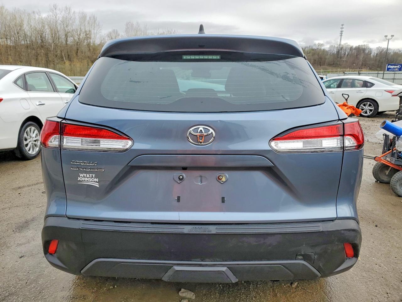 2025 TOYOTA COROLLA CROSS L photo 6