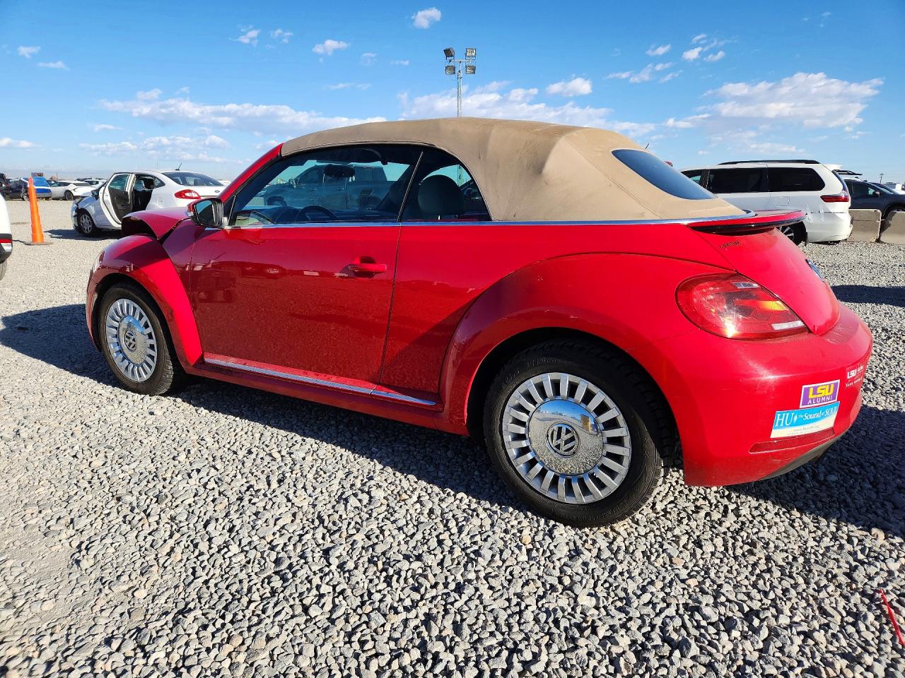 2015 VOLKSWAGEN BEETLE photo 3