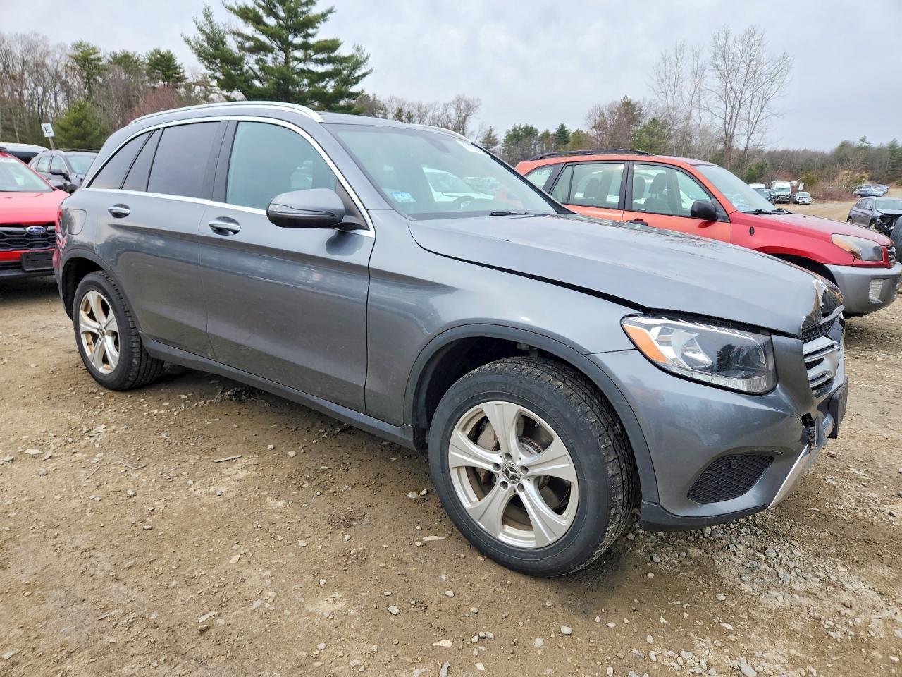 2017 MERCEDES-BENZ GLC 300 4MATIC photo 4
