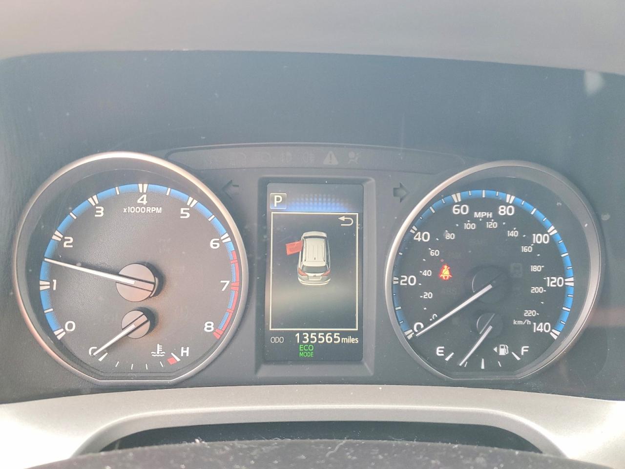 2018 TOYOTA RAV4 XLE photo 17