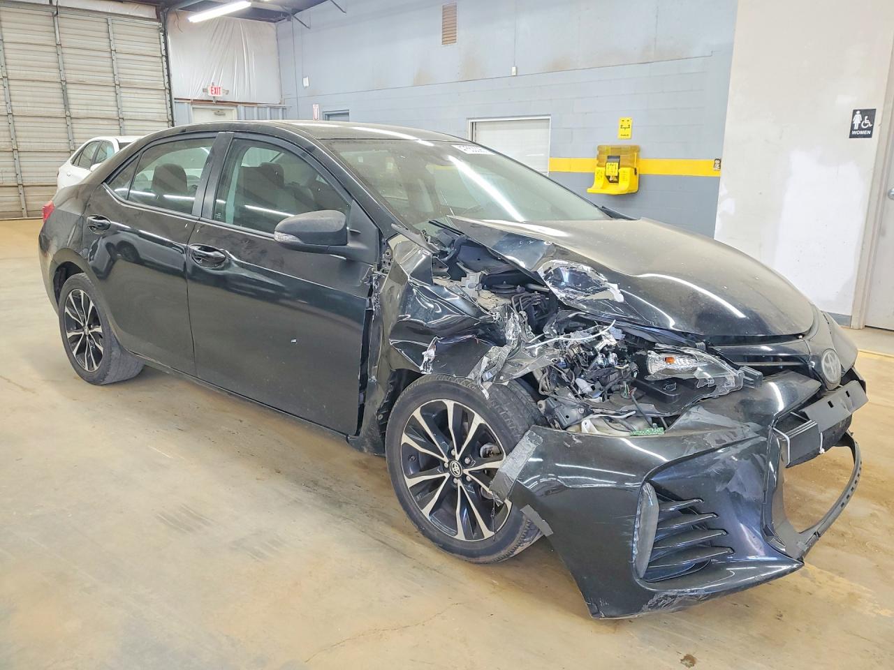 2018 TOYOTA COROLLA SE photo 10