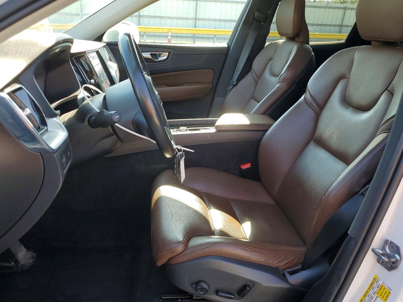 2019 VOLVO XC60 T5 photo 7