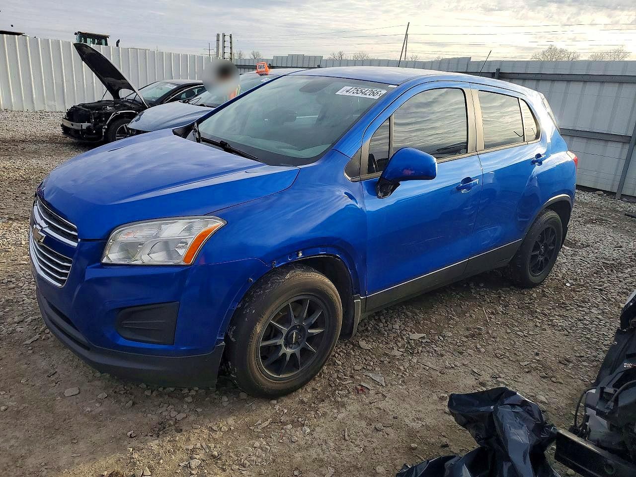 2015 CHEVROLET TRAX LS photo 2