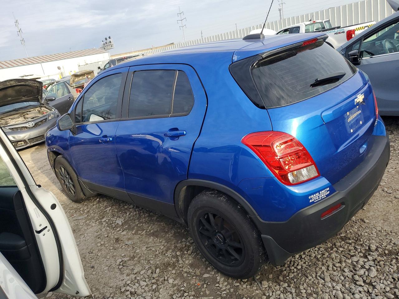 2015 CHEVROLET TRAX LS photo 3