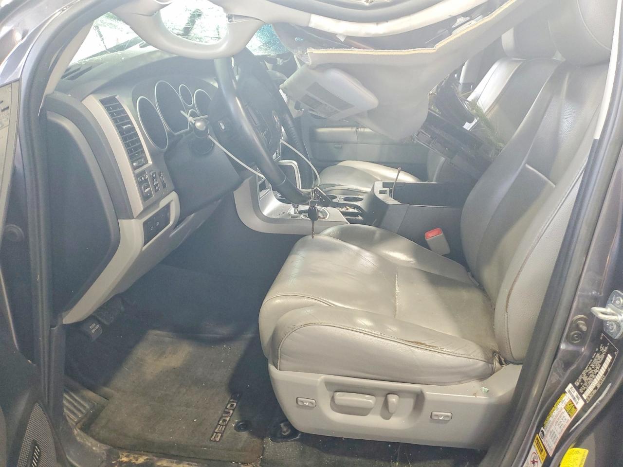 2012 TOYOTA SEQUOIA photo 13
