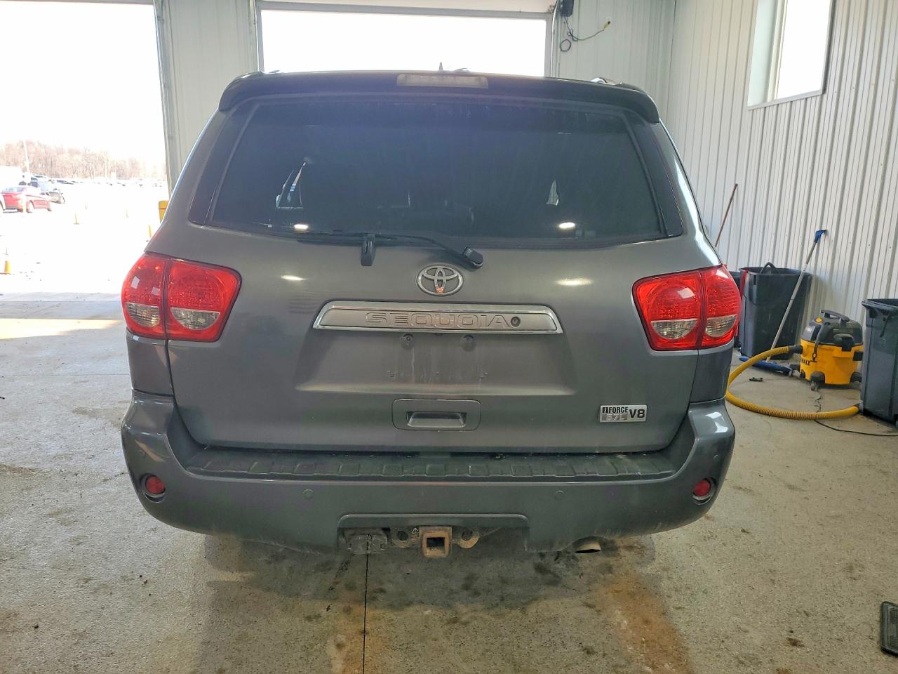 2012 TOYOTA SEQUOIA photo 11