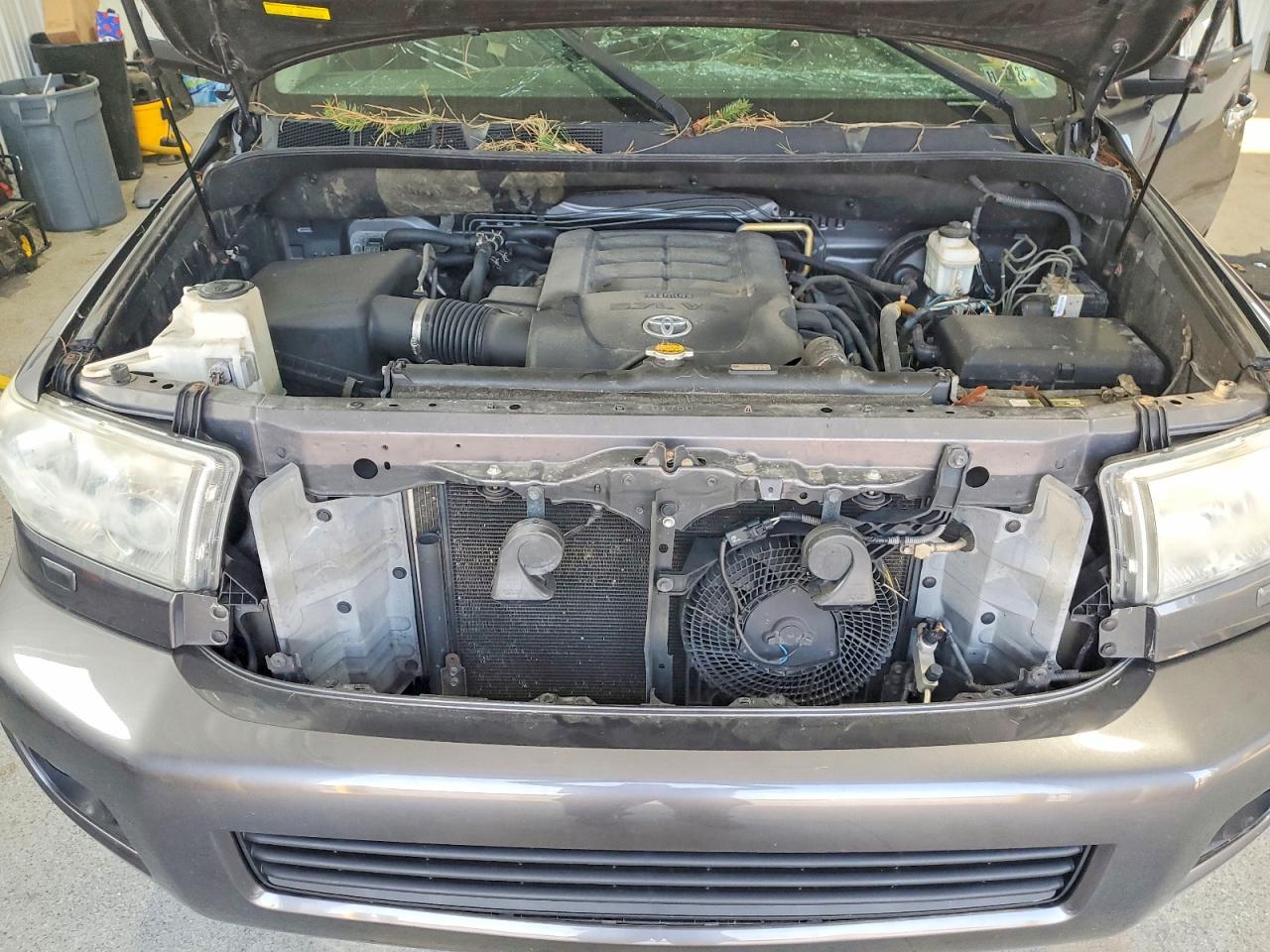2012 TOYOTA SEQUOIA photo 23