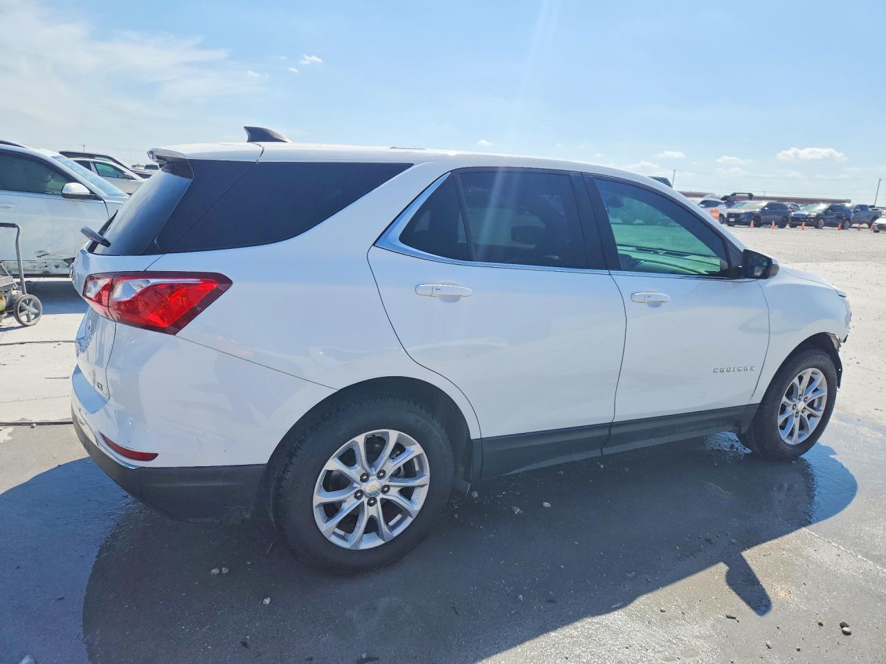 2018 CHEVROLET EQUINOX LT photo 3