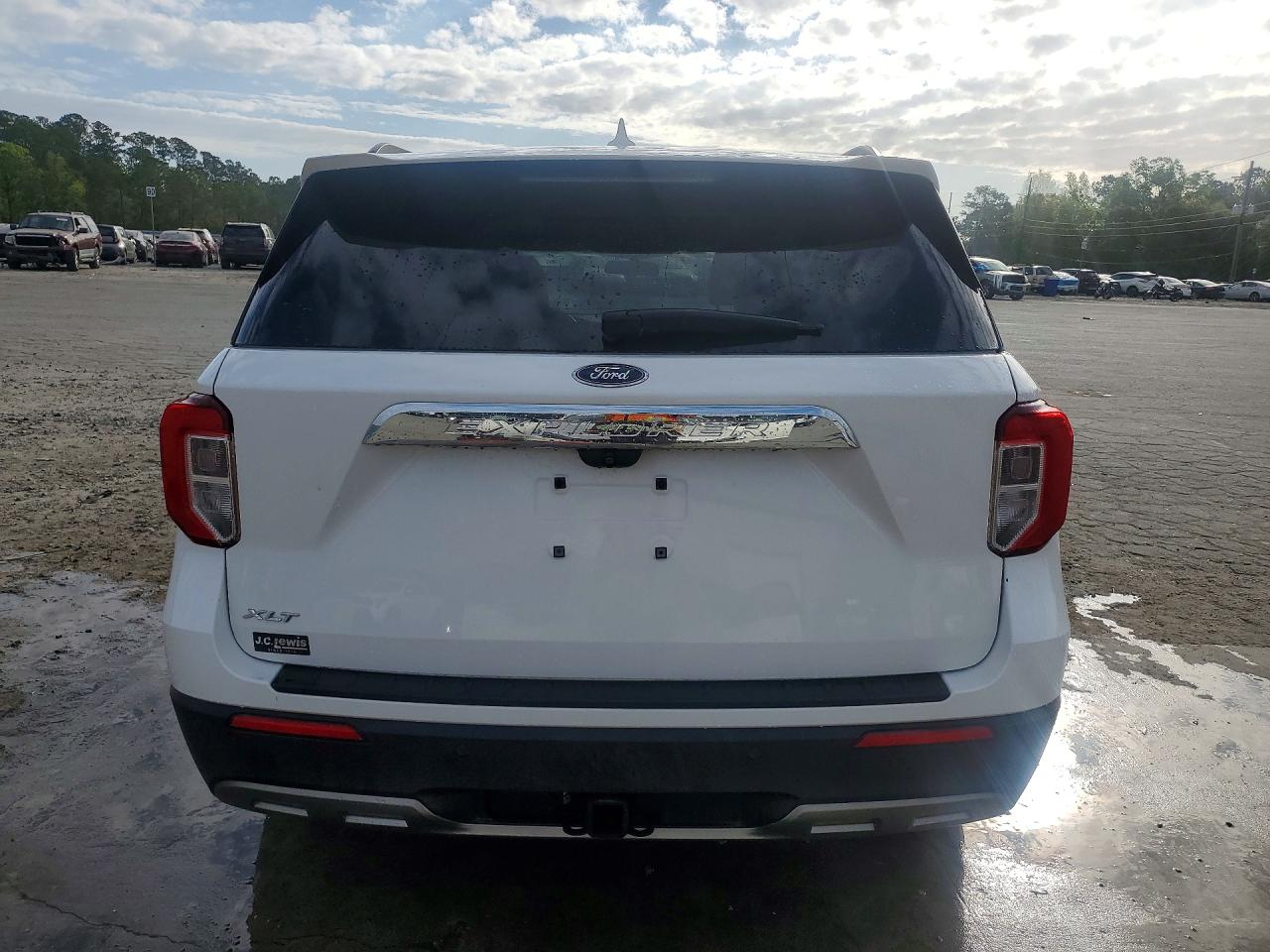 2021 FORD EXPLORER XLT photo 11