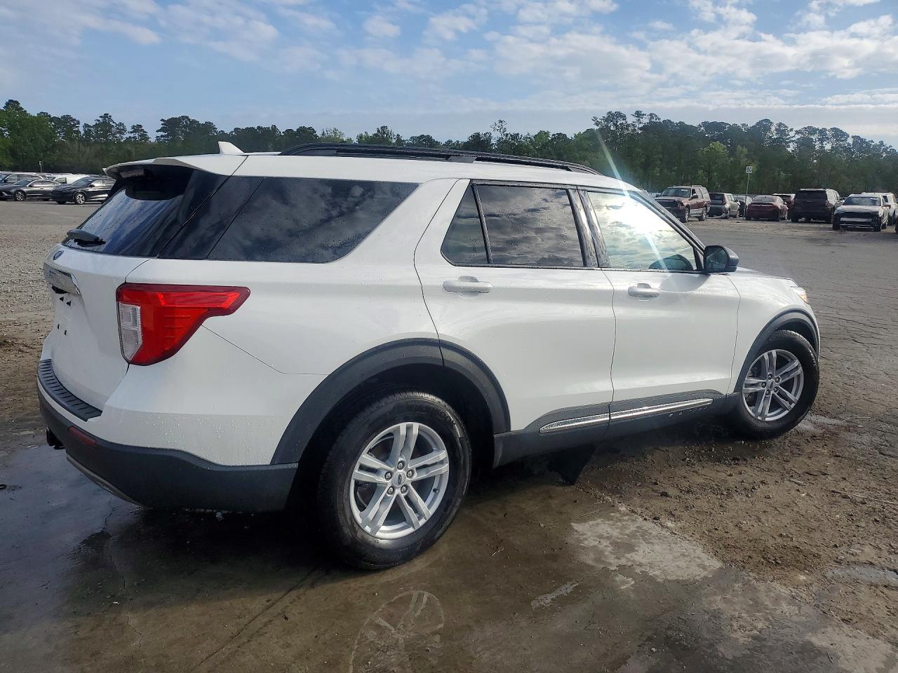 2021 FORD EXPLORER XLT photo 5