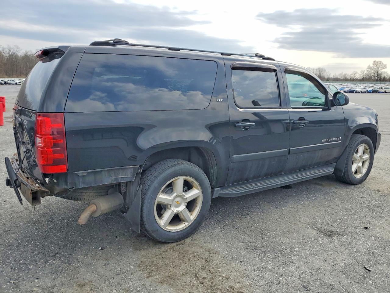 2007 CHEVROLET SUBURBAN K1500 photo 5