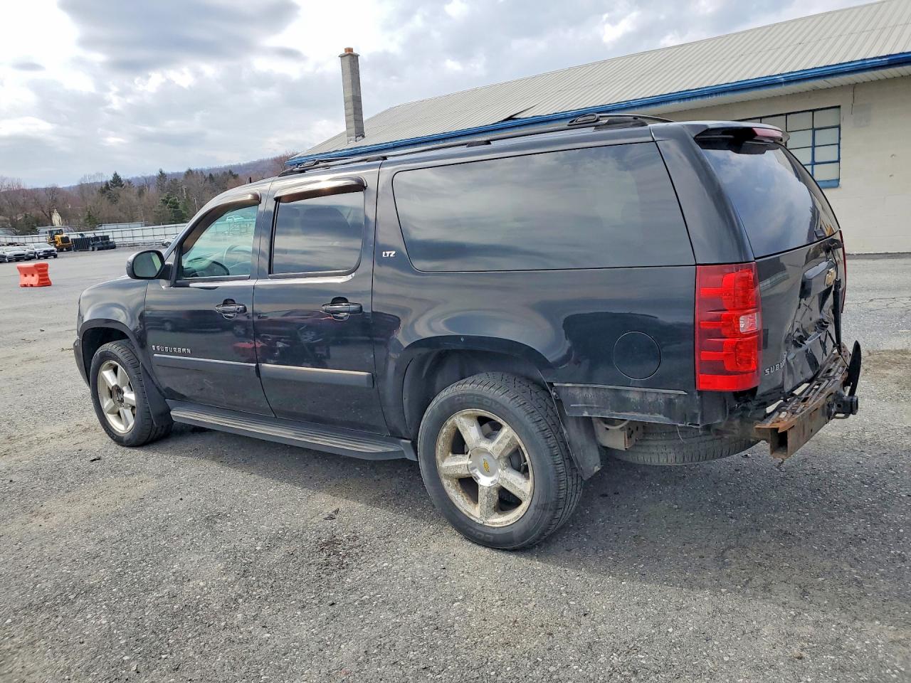 2007 CHEVROLET SUBURBAN K1500 photo 3