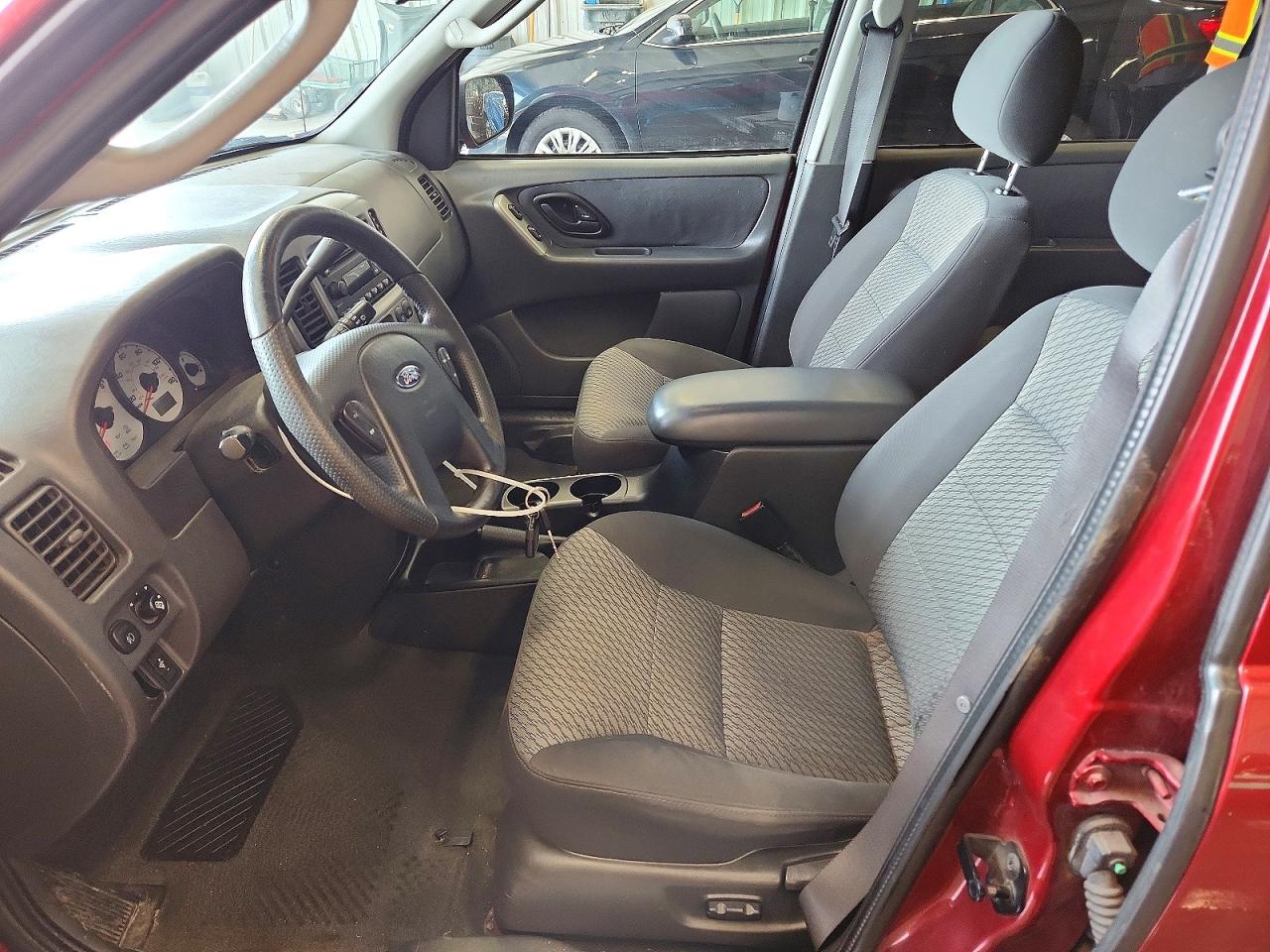 2004 FORD ESCAPE XLT photo 13