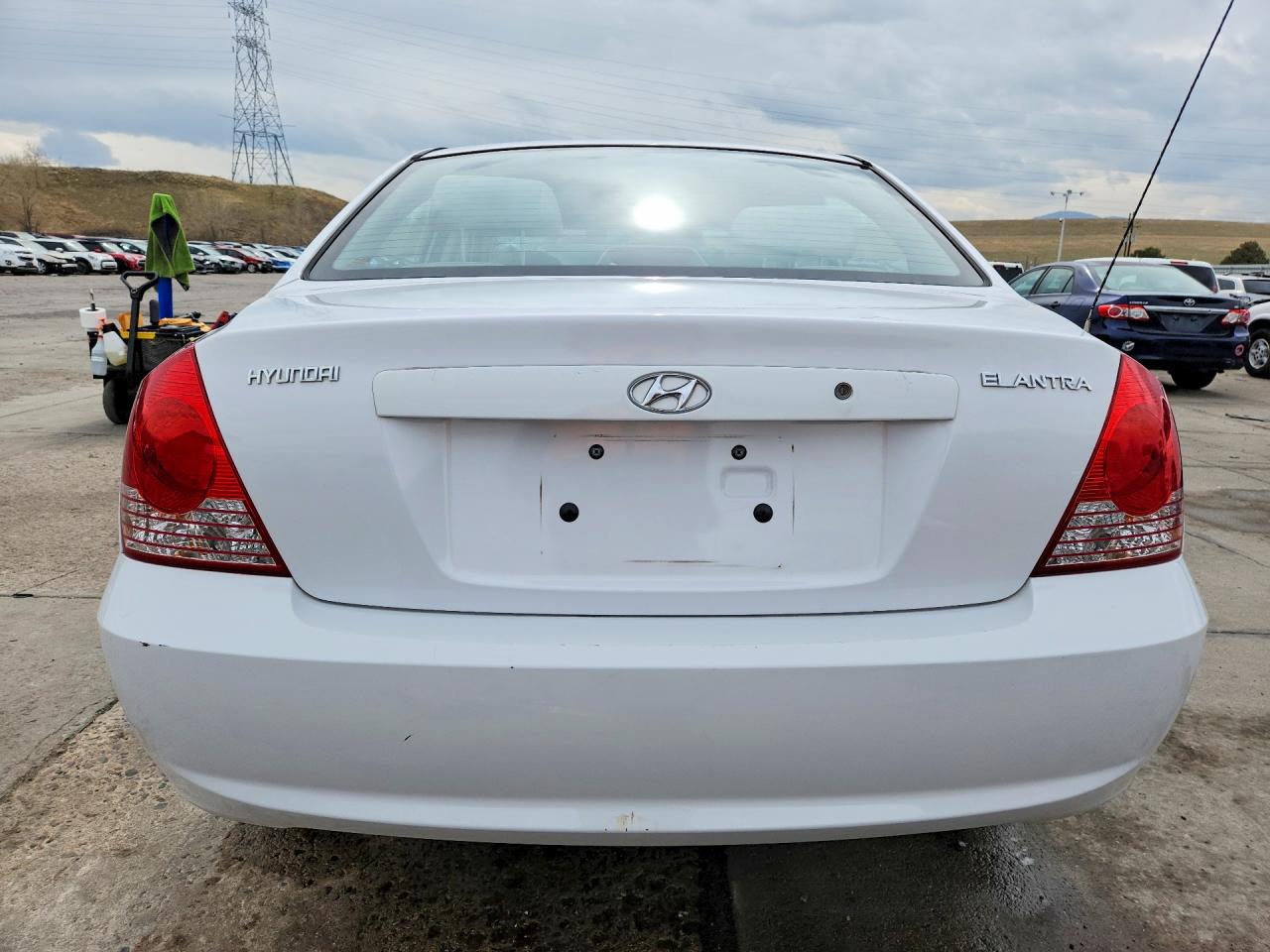 2005 HYUNDAI ELANTRA GLS photo 11