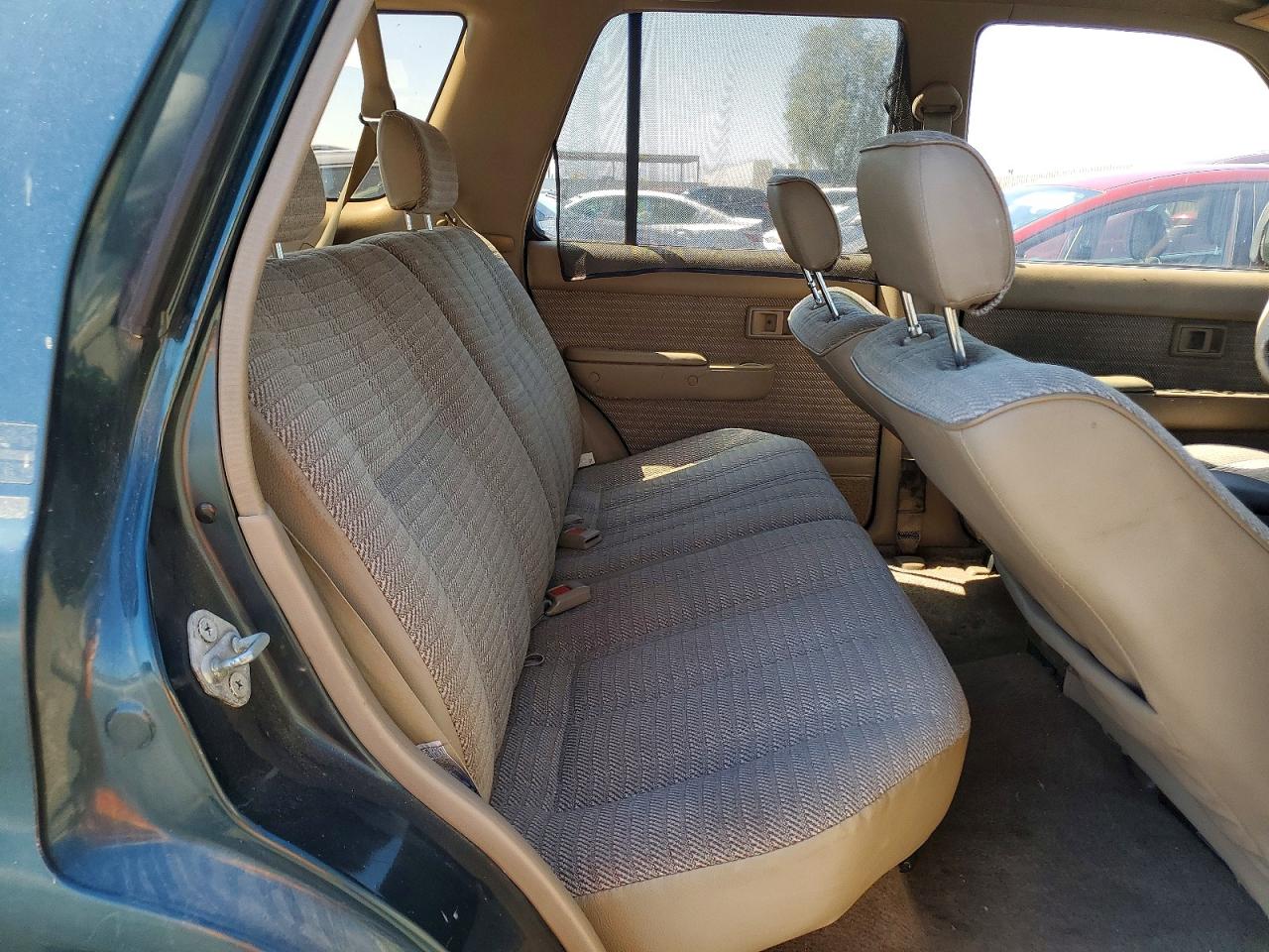 1995 TOYOTA 4RUNNER SR5 V6 photo 28
