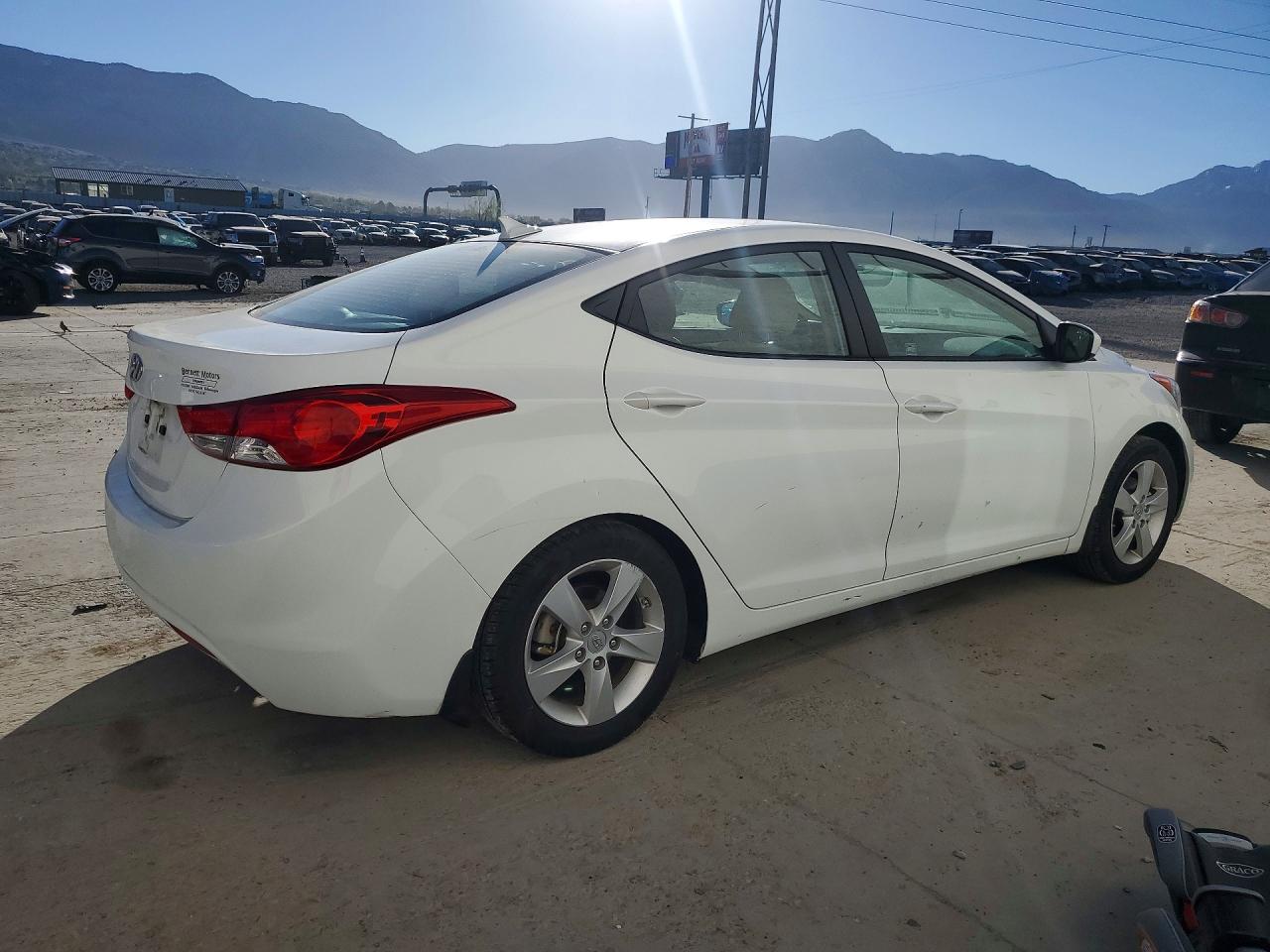 2013 HYUNDAI ELANTRA GLS photo 7