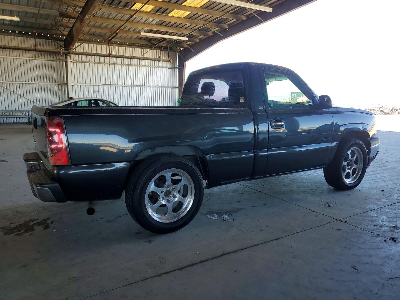 2003 CHEVROLET SILVERADO C1500 photo 3