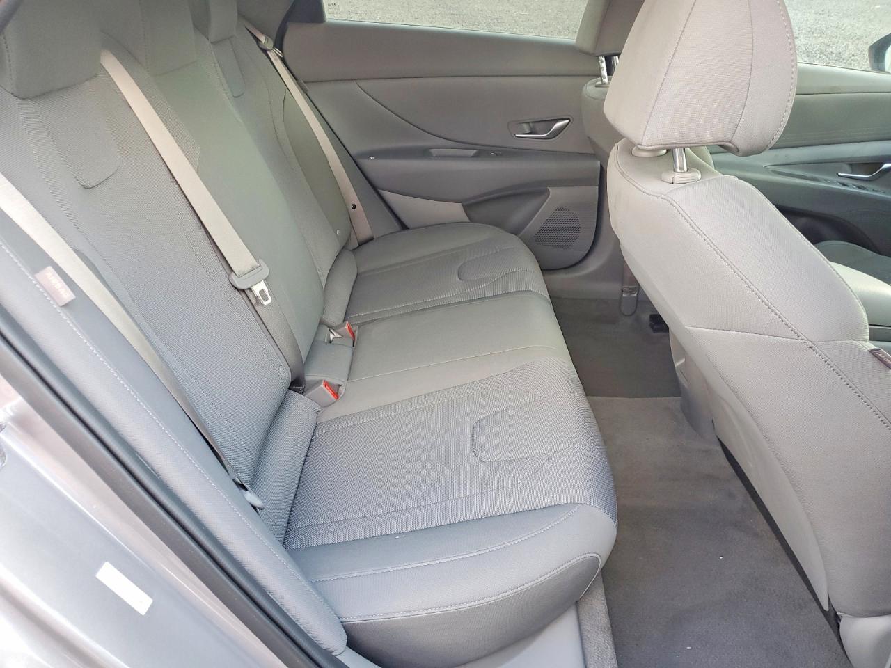 2025 HYUNDAI ELANTRA SE photo 10