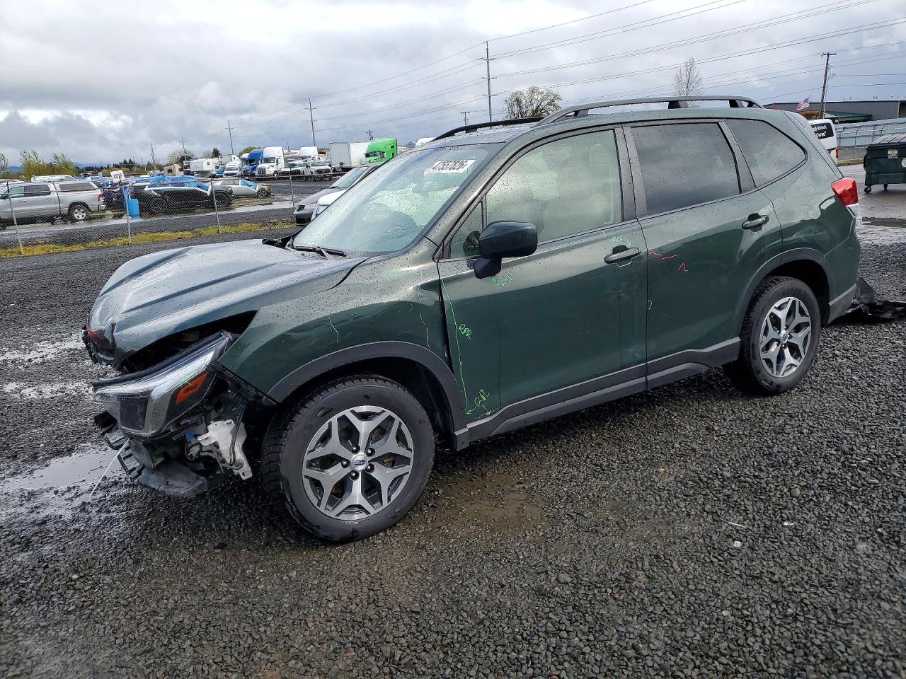 2022 SUBARU FORESTER
