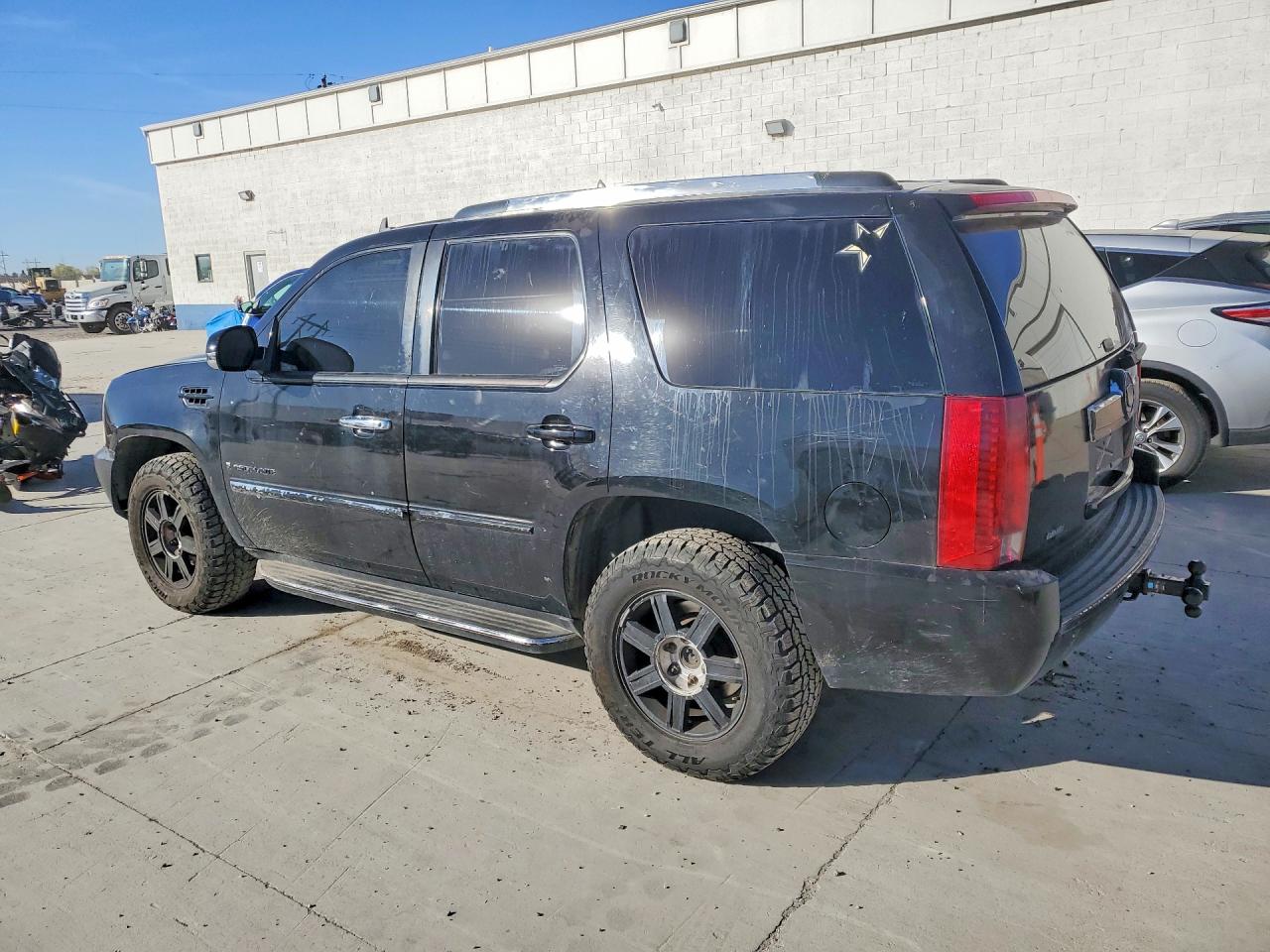 2008 CADILLAC ESCALADE LUXURY photo 4