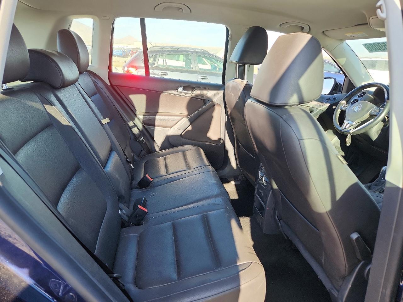 2016 VOLKSWAGEN TIGUAN S photo 21