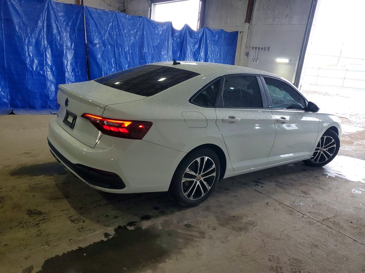 2024 VOLKSWAGEN JETTA SPORT photo 3