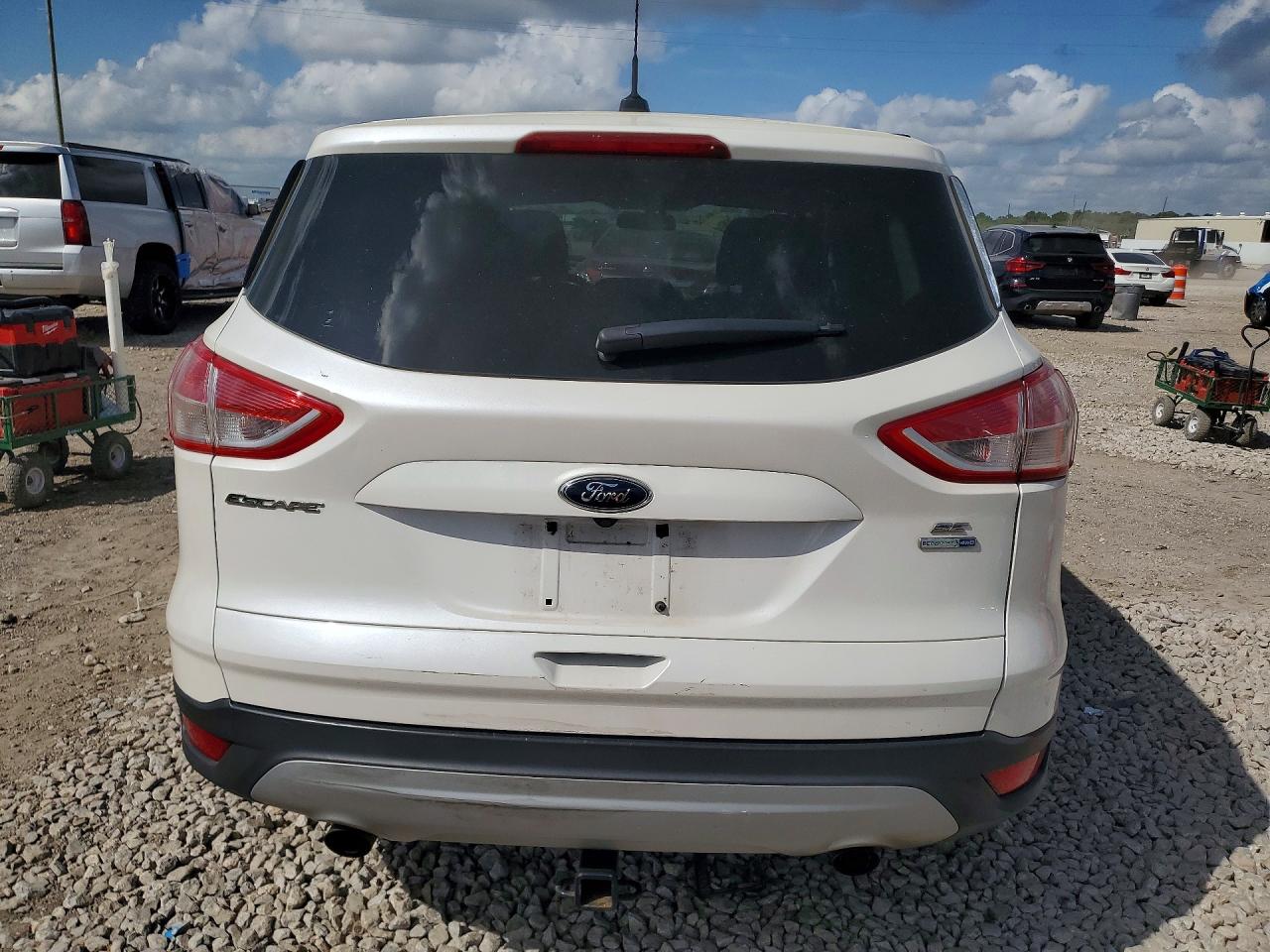 2016 FORD ESCAPE SE photo 11