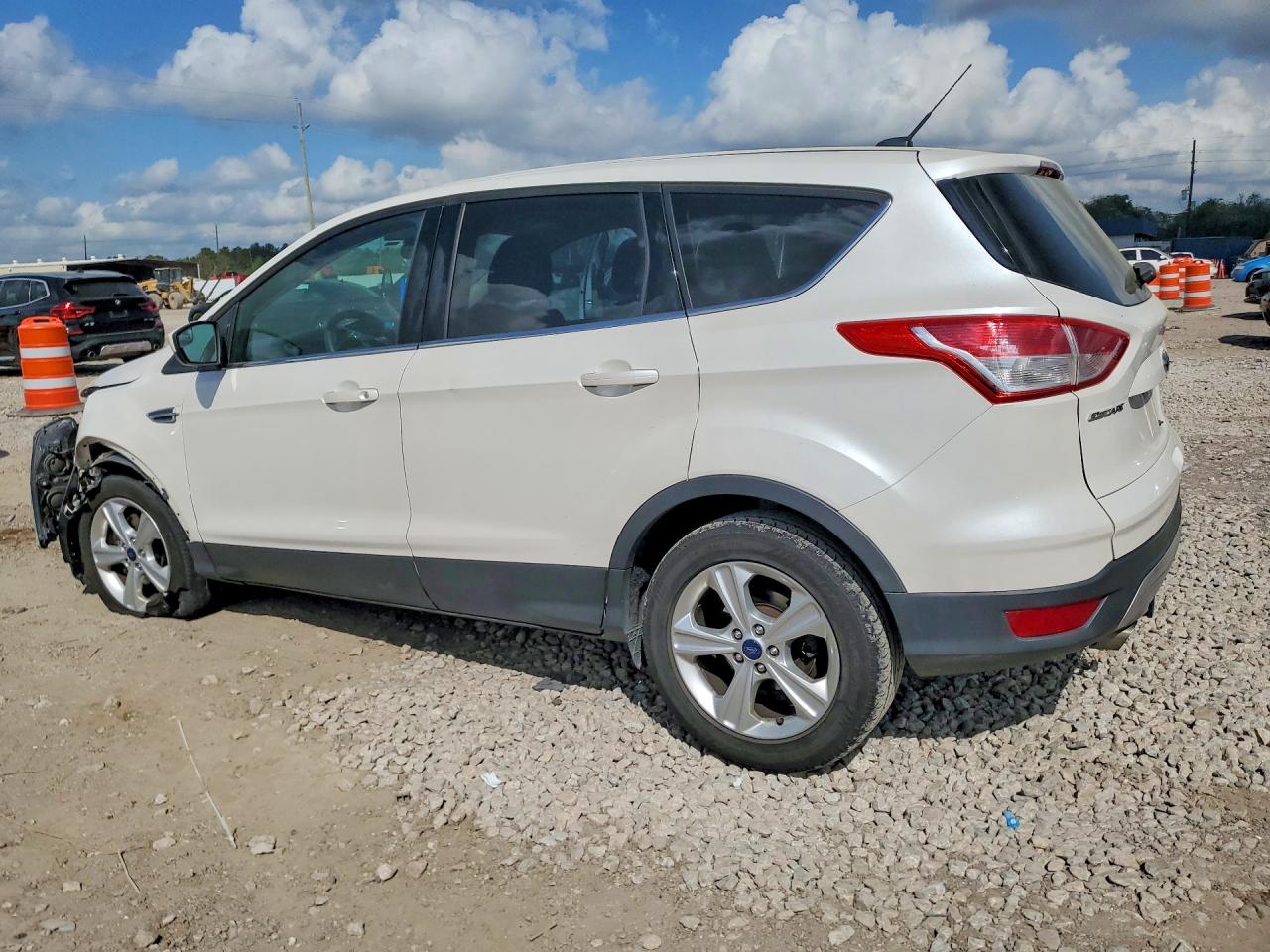 2016 FORD ESCAPE SE photo 3
