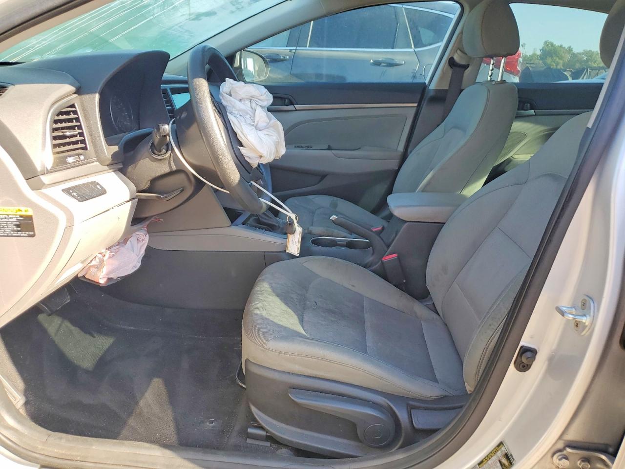 2017 HYUNDAI ELANTRA SE photo 13
