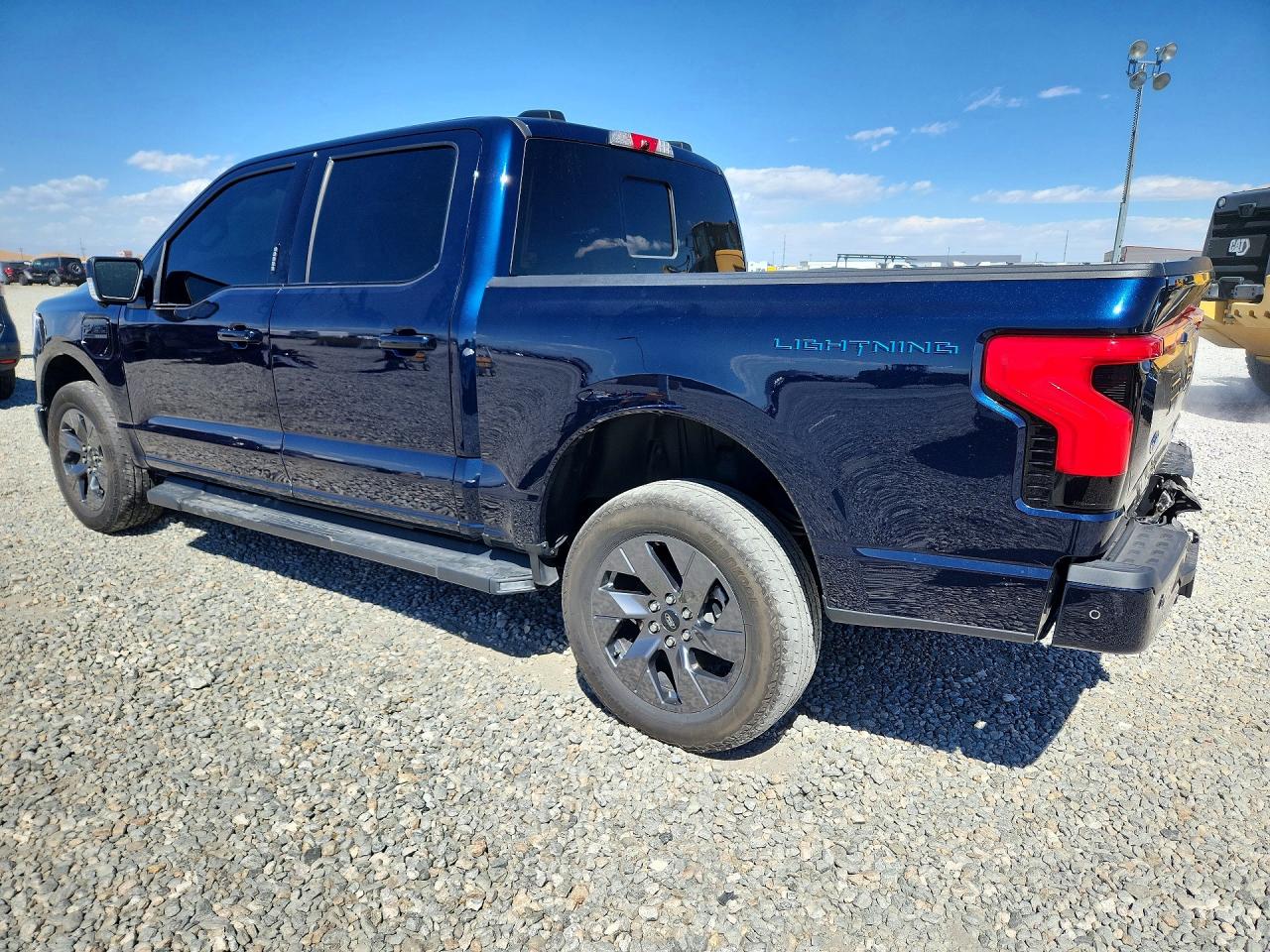 2023 FORD F150 LIGHTNING PRO photo 2