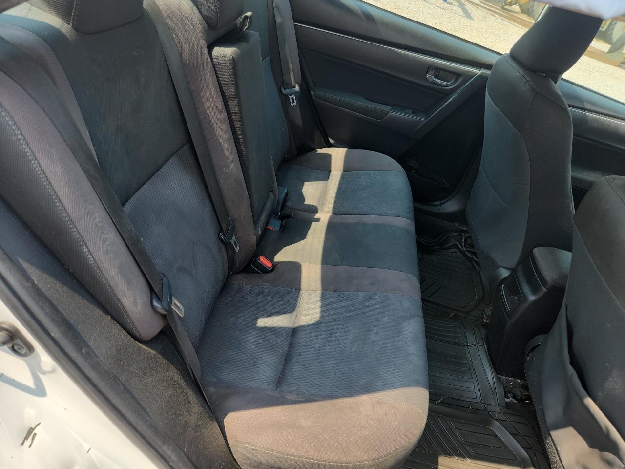 2018 TOYOTA COROLLA LE photo 10