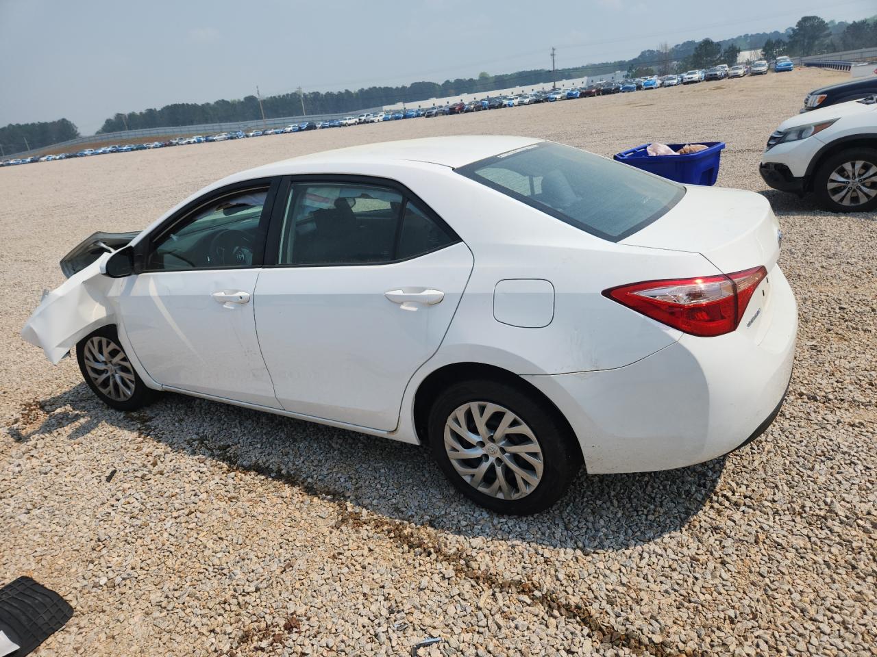 2018 TOYOTA COROLLA LE photo 2