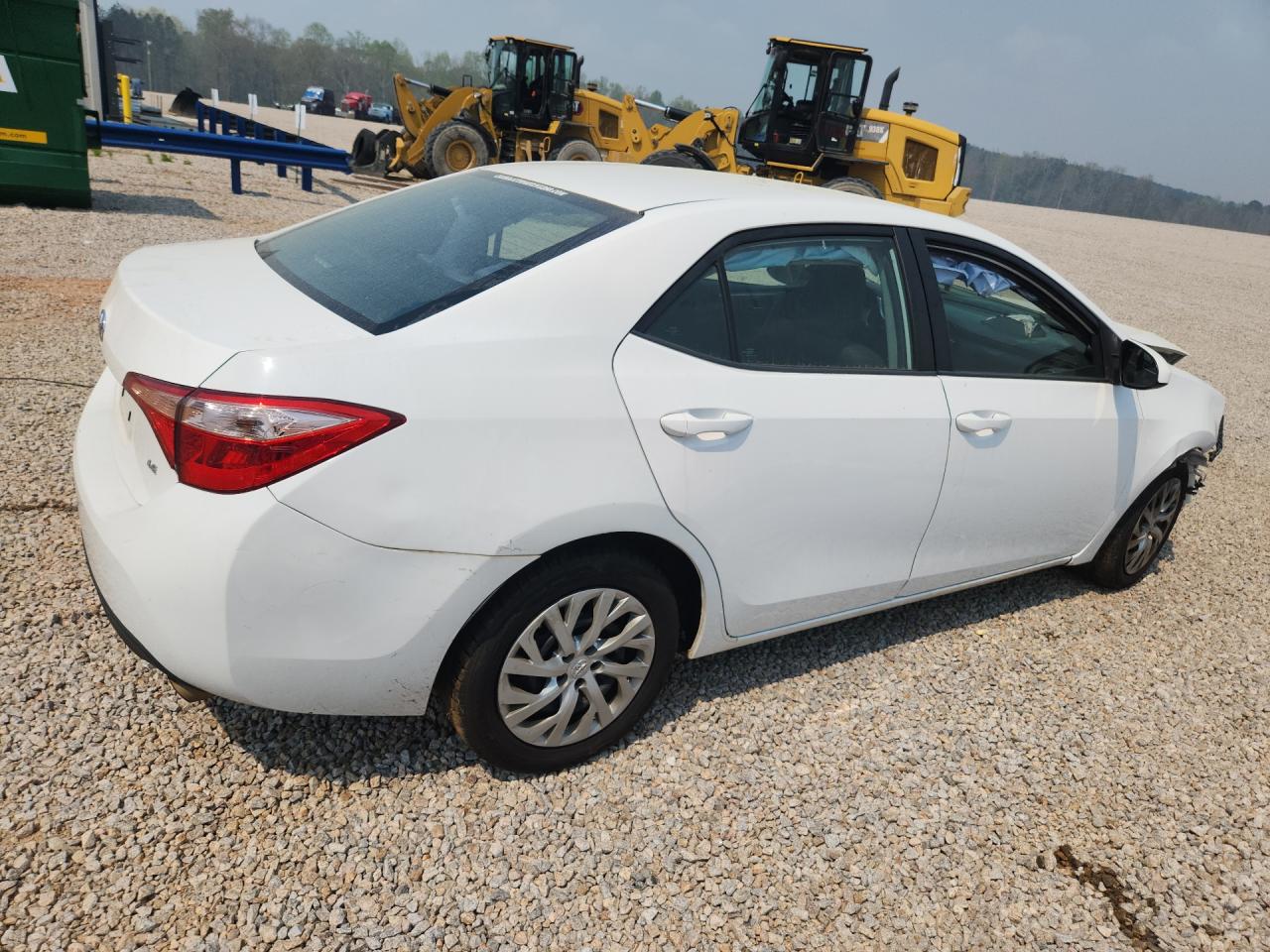2018 TOYOTA COROLLA LE photo 3