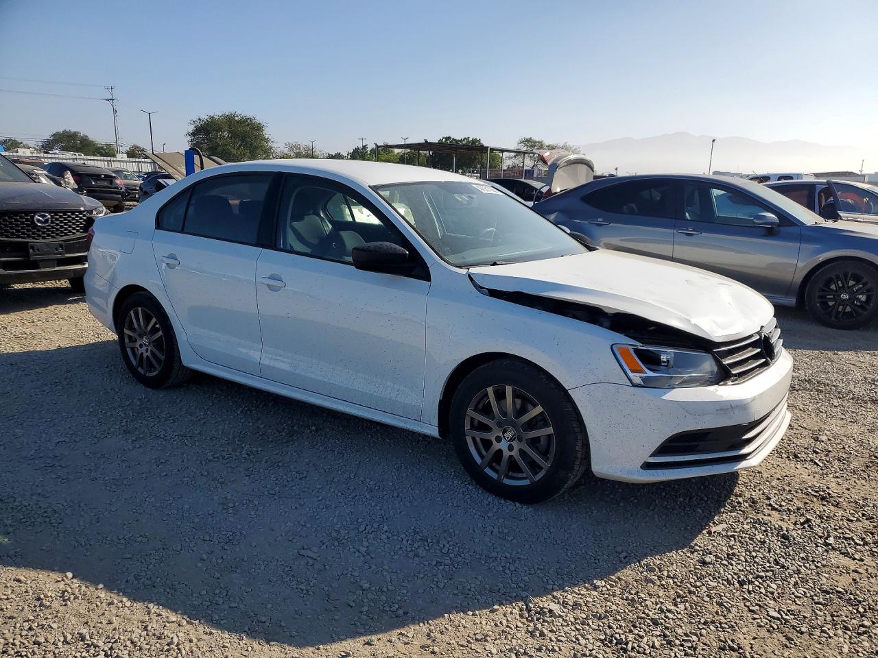 2016 VOLKSWAGEN JETTA S photo 4
