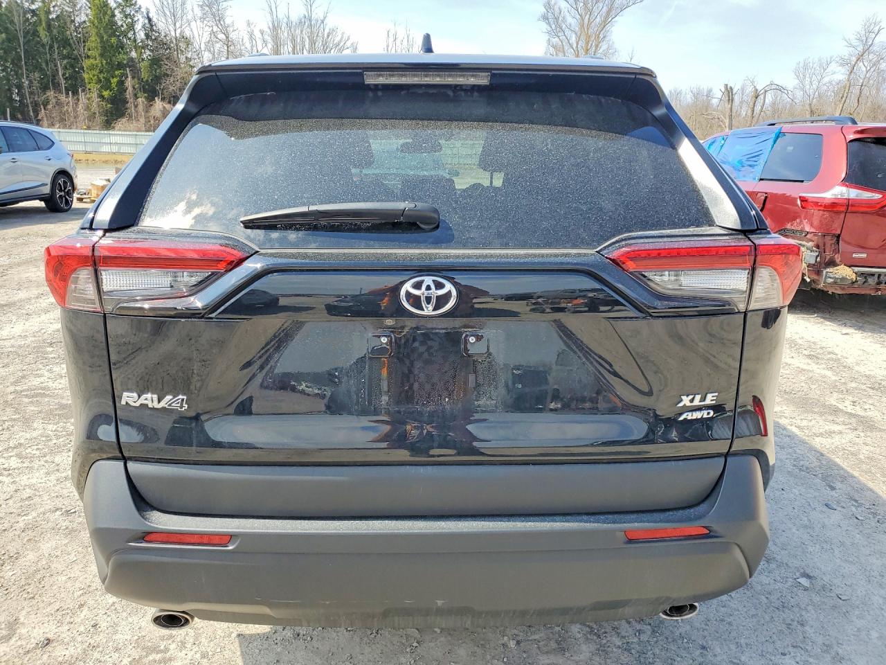 2024 TOYOTA RAV4 XLE photo 11
